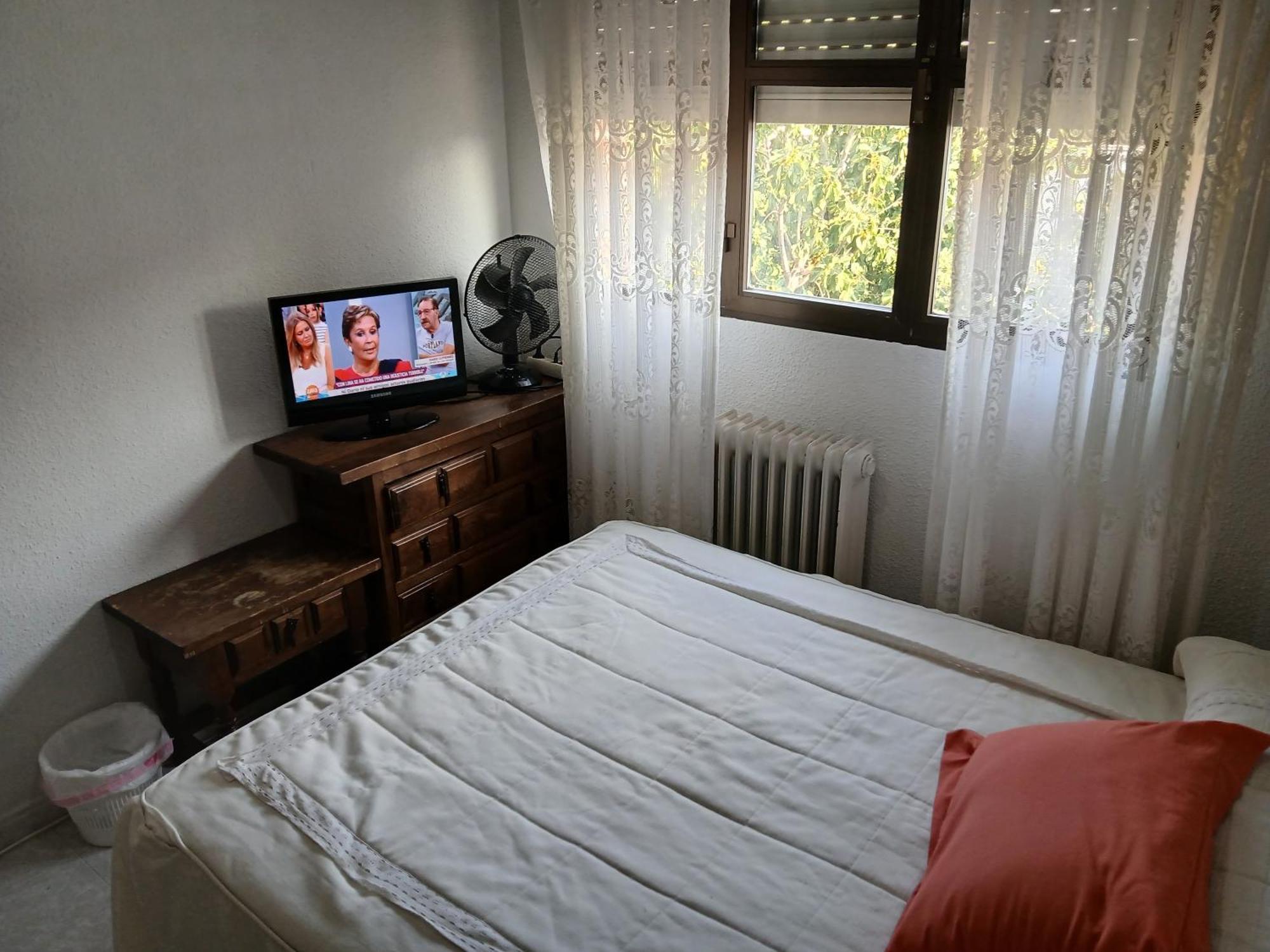 Cuarto Privado Doble En * Toledo